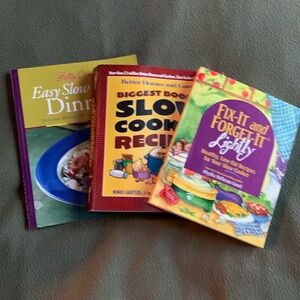 Lot of 3 Slow Cooker cookbooks. Includes Betty Crocker, Better Homes and Gardens